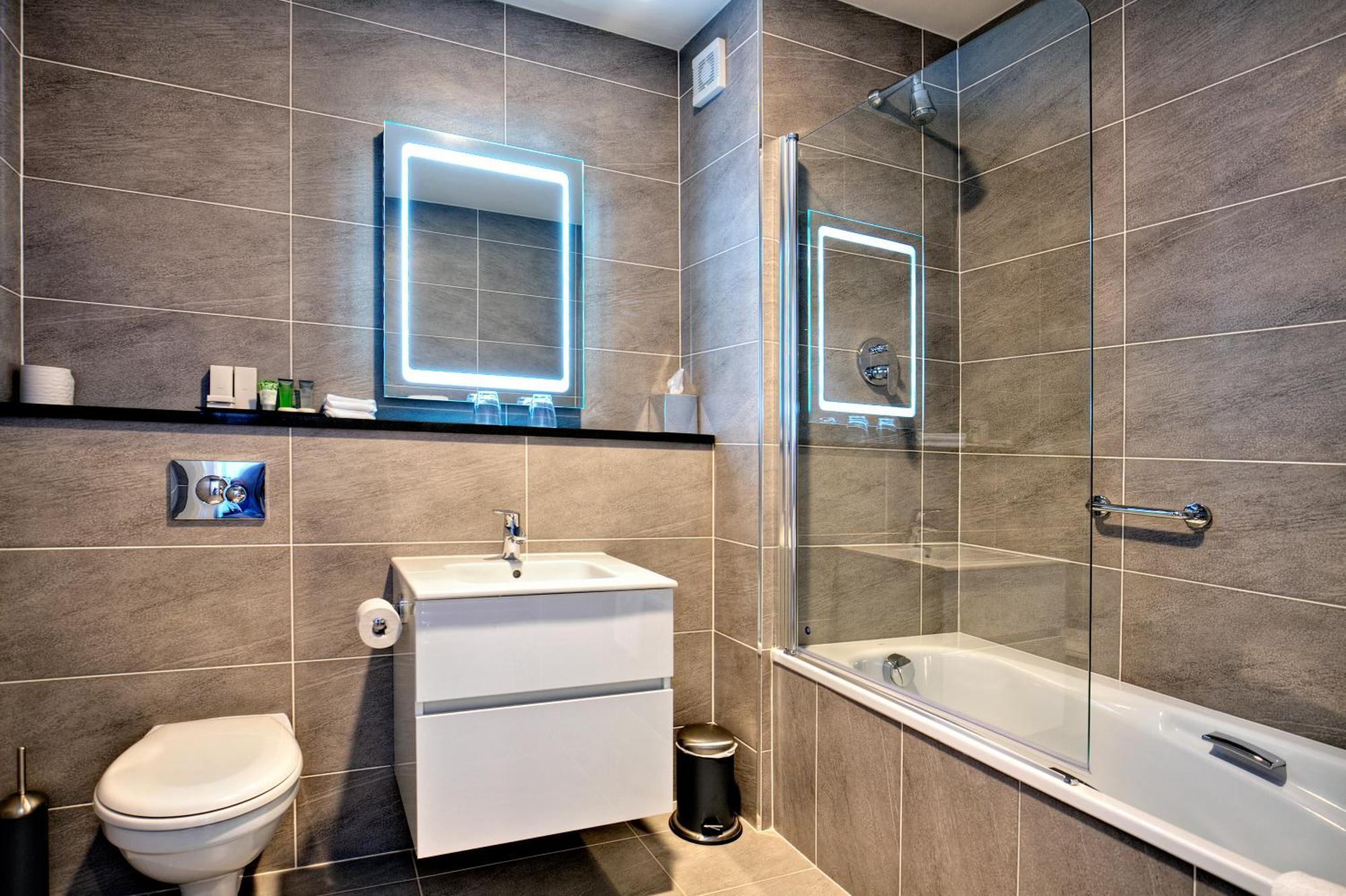 Double Room,1559630386:JPEG